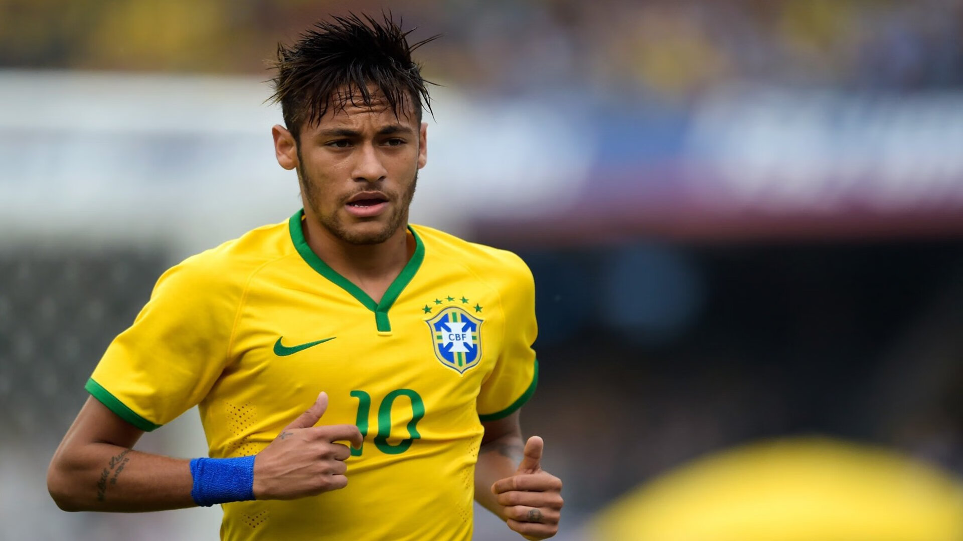 湖人官方设立“紫金球迷荣誉墙”，开放球迷参与评选，湖人紫金球衣是紫色还是金色